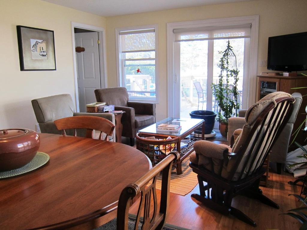Twin Pines Bed And Breakfast ปีเตอร์บอร์โรว์ ภายนอก รูปภาพ