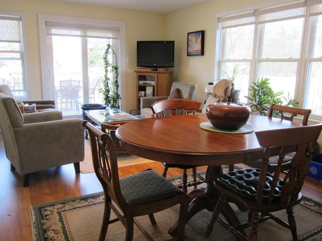 Twin Pines Bed And Breakfast ปีเตอร์บอร์โรว์ ภายนอก รูปภาพ