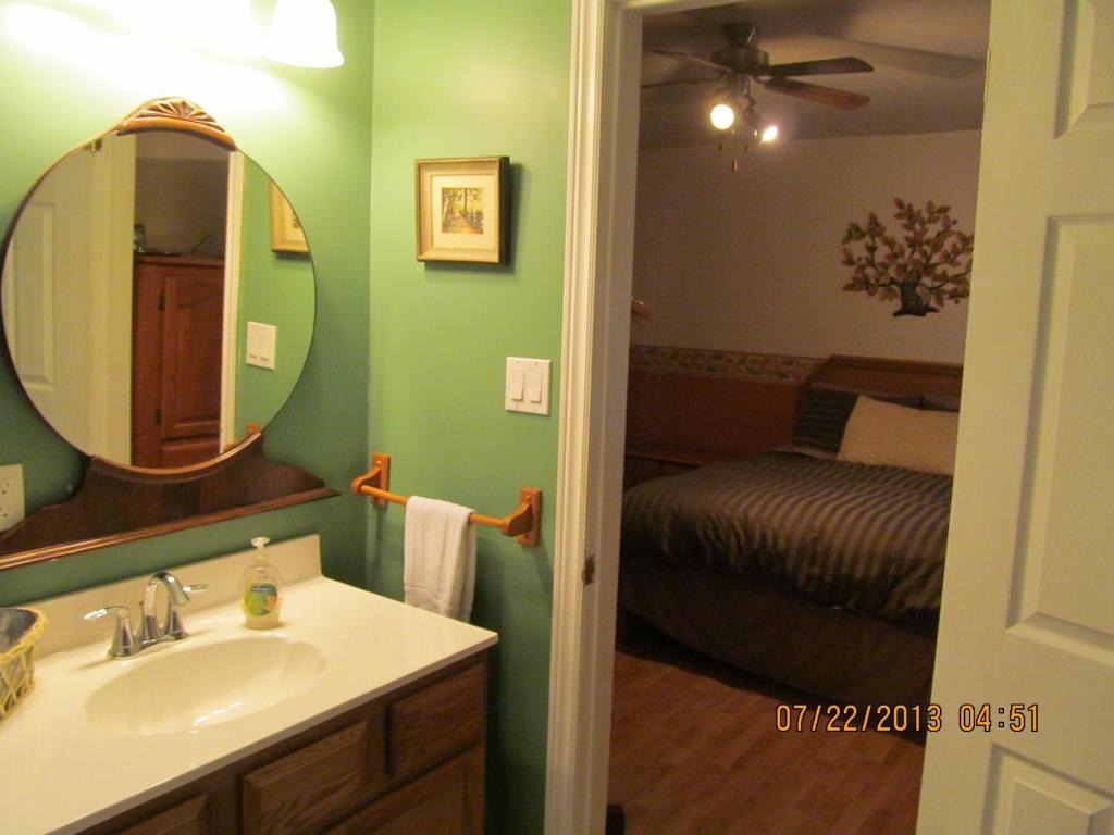 Twin Pines Bed And Breakfast ปีเตอร์บอร์โรว์ ห้อง รูปภาพ