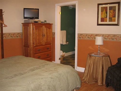 Twin Pines Bed And Breakfast ปีเตอร์บอร์โรว์ ภายนอก รูปภาพ